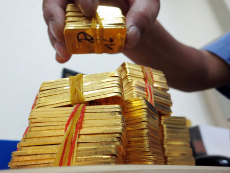 Khoảng cách giữa giá vàng trong nước và thế giới lên mức kỷ lục